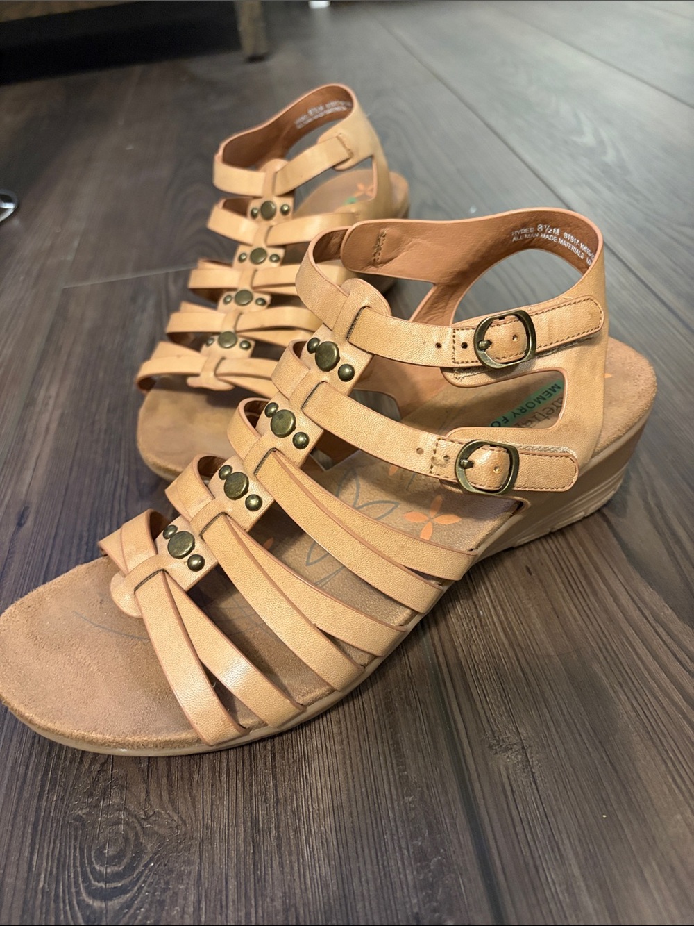 BareTraps Hydee Tan Gladiator strappy sandals size 8.5